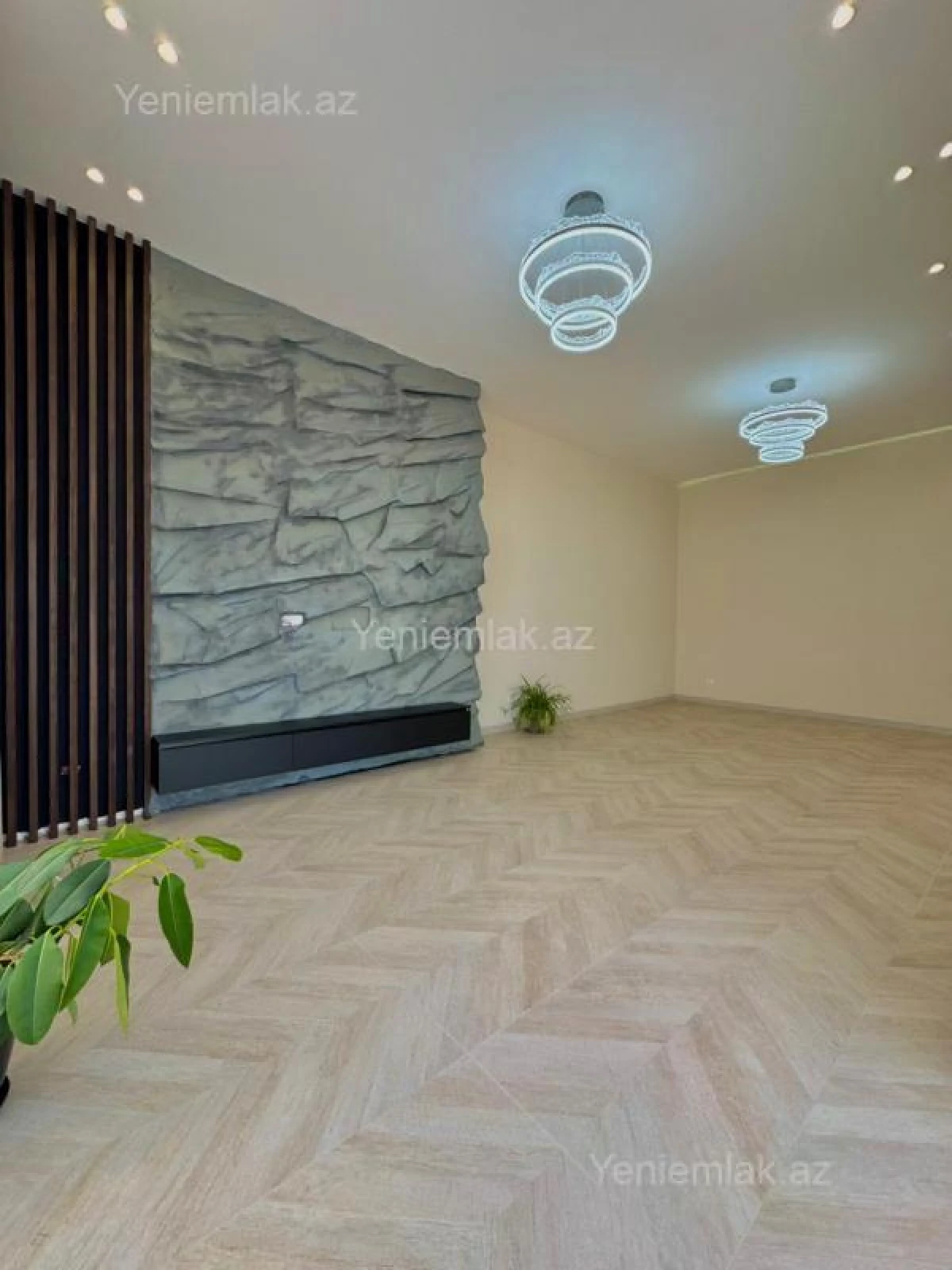 Satılır 5 otaqlı həyət evi 260 m²