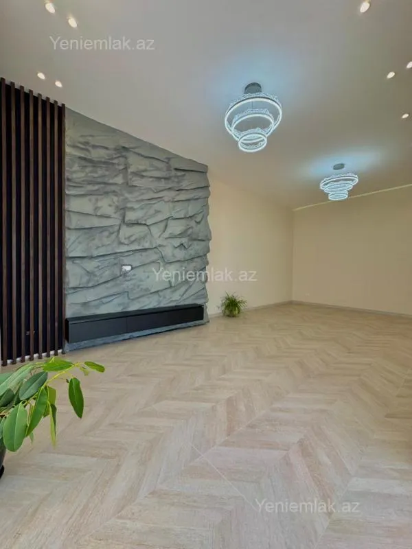 Satılır 5 otaqlı həyət evi 260 m²
