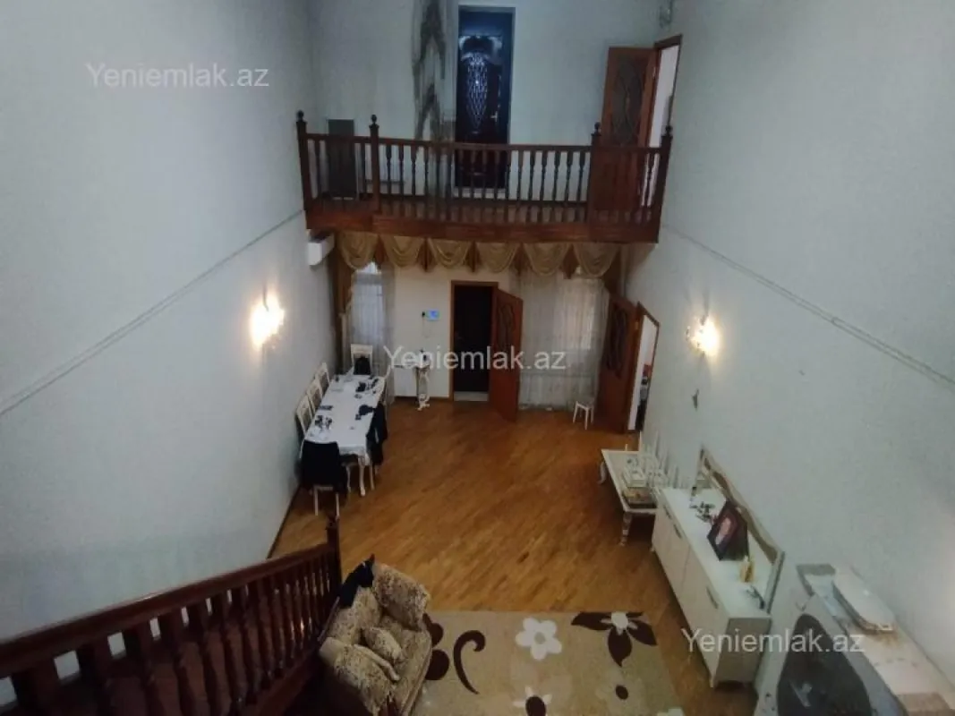 Satılır 6 otaqlı həyət evi 300 m²