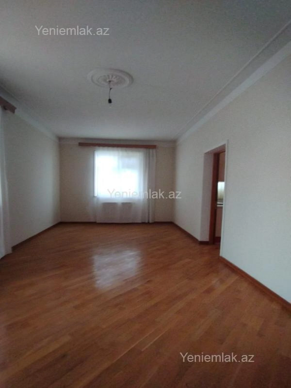 Satılır 6 otaqlı həyət evi 300 m²