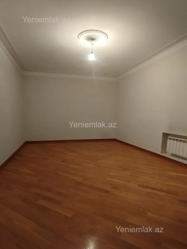 Satılır 6 otaqlı həyət evi 300 m²