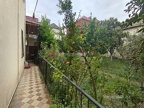 Satılır 6 otaqlı həyət evi 300 m²