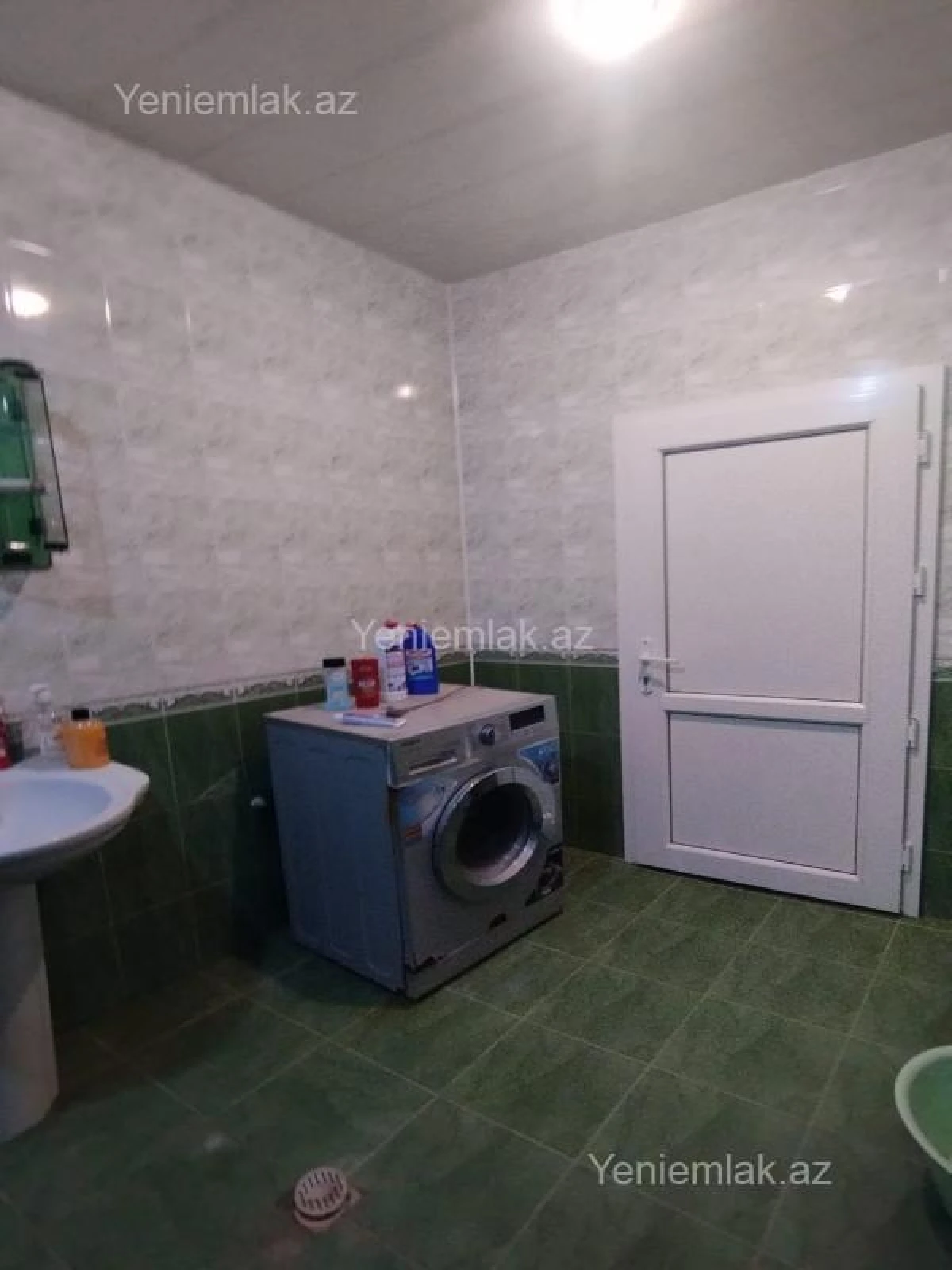 Satılır 6 otaqlı həyət evi 300 m²