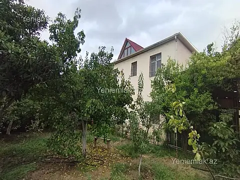 Satılır 6 otaqlı həyət evi 300 m²