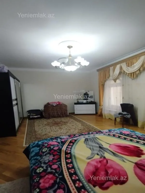 Satılır 6 otaqlı həyət evi 300 m²