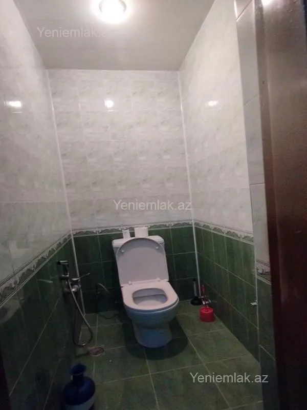 Satılır 6 otaqlı həyət evi 300 m²