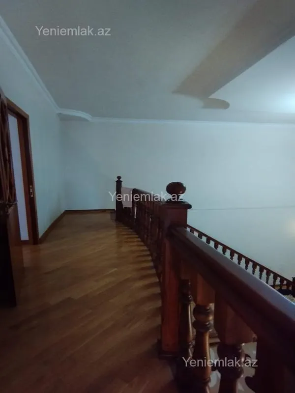 Satılır 6 otaqlı həyət evi 300 m²