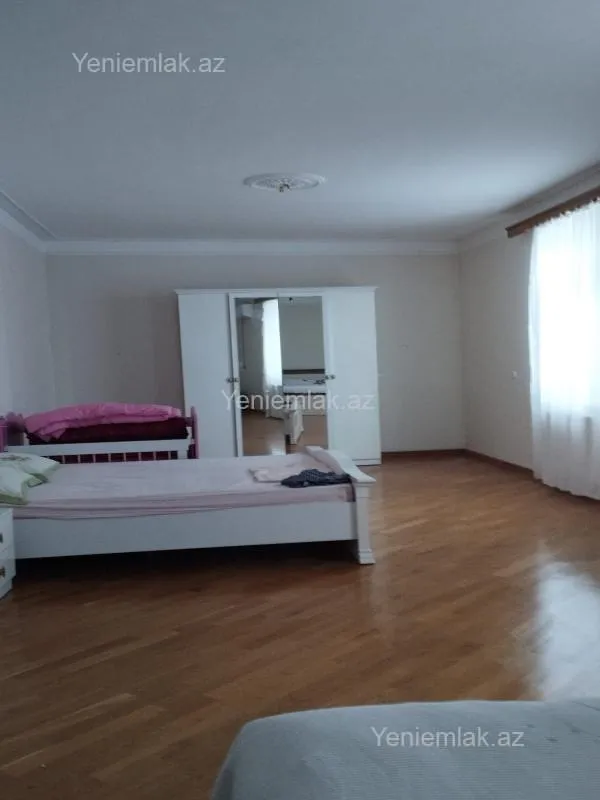 Satılır 6 otaqlı həyət evi 300 m²