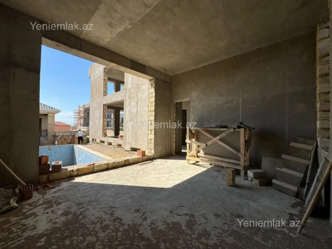 Satılır 5 otaqlı həyət evi 440 m²