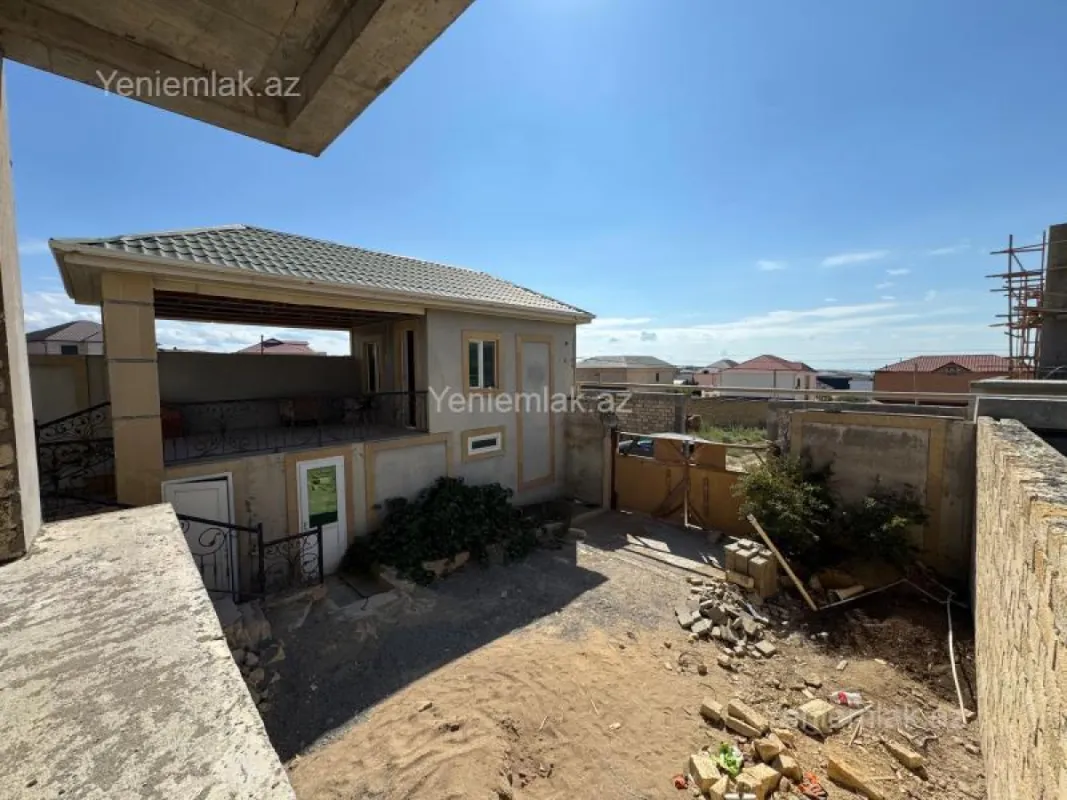 Satılır 5 otaqlı həyət evi 440 m²