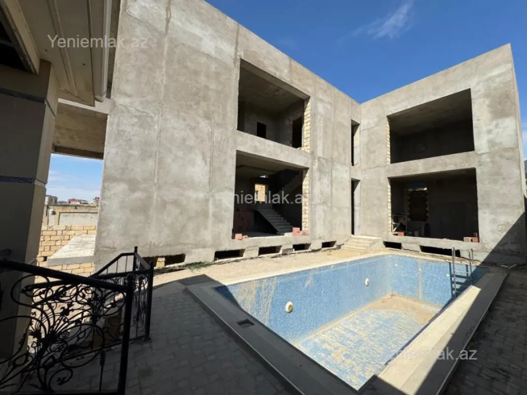 Satılır 5 otaqlı həyət evi 440 m²