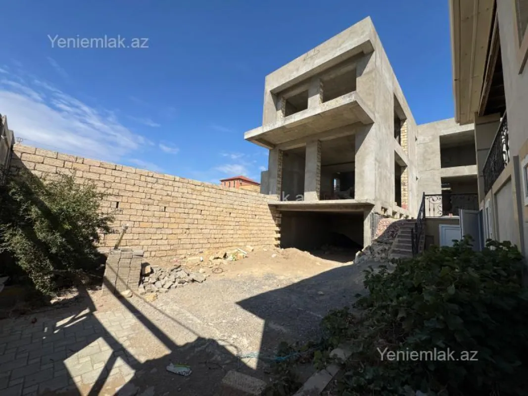 Satılır 5 otaqlı həyət evi 440 m²