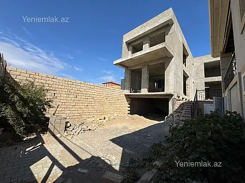 Satılır 5 otaqlı həyət evi 440 m²