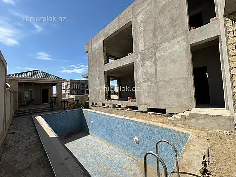 Satılır 5 otaqlı həyət evi 440 m²