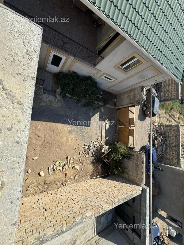 Satılır 5 otaqlı həyət evi 440 m²
