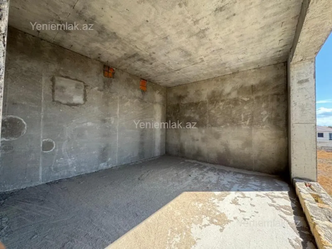 Satılır 5 otaqlı həyət evi 440 m²