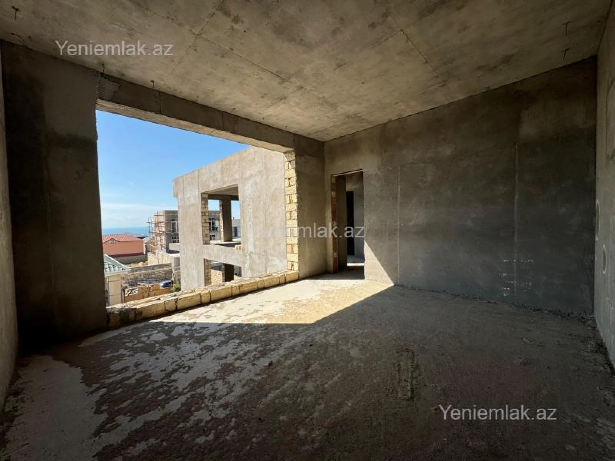 Satılır 5 otaqlı həyət evi 440 m²