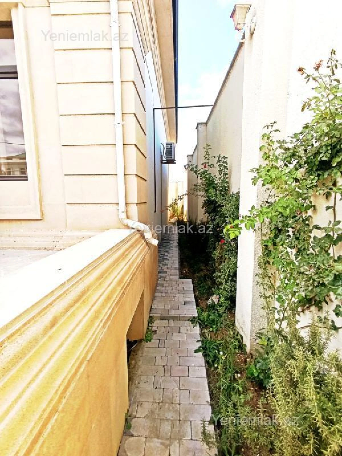 Satılır 3 otaqlı həyət evi 260 m²