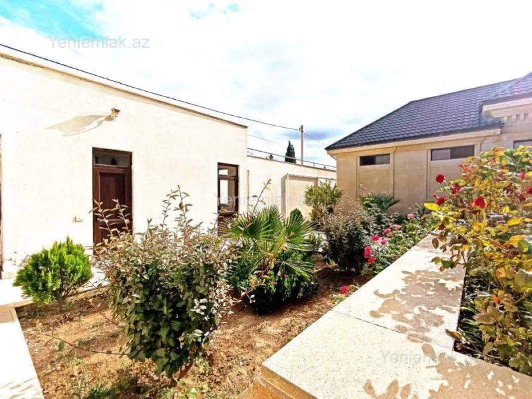 Satılır 3 otaqlı həyət evi 260 m²