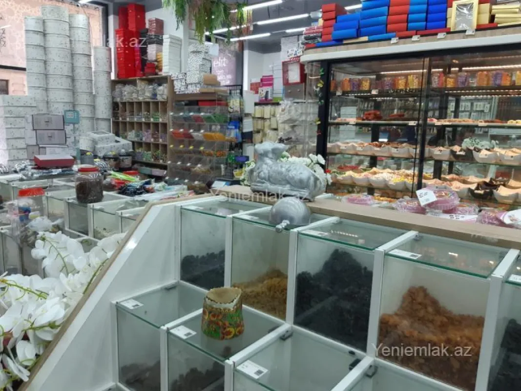 Satılır 4 otaqlı obyekt 200 m²