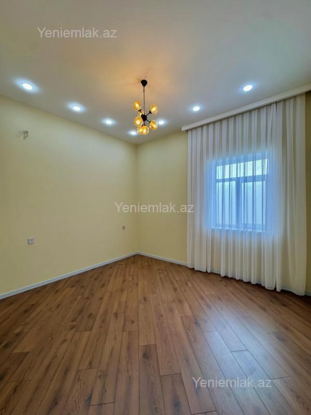 Satılır 4 otaqlı həyət evi 160 m²