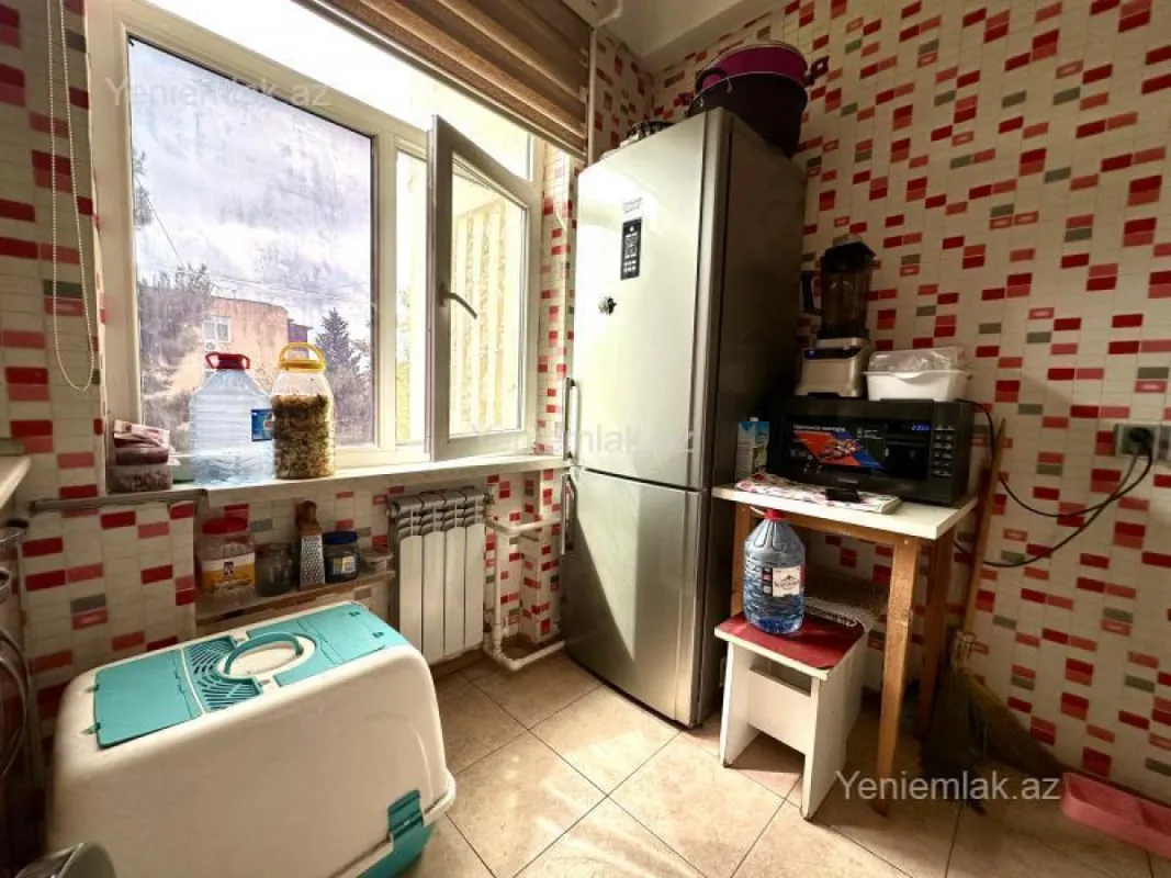 Satılır 2 otaqlı köhnə tikili 50 m²