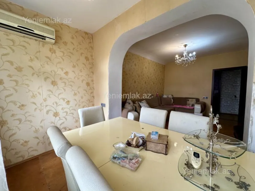 Satılır 2 otaqlı köhnə tikili 50 m²