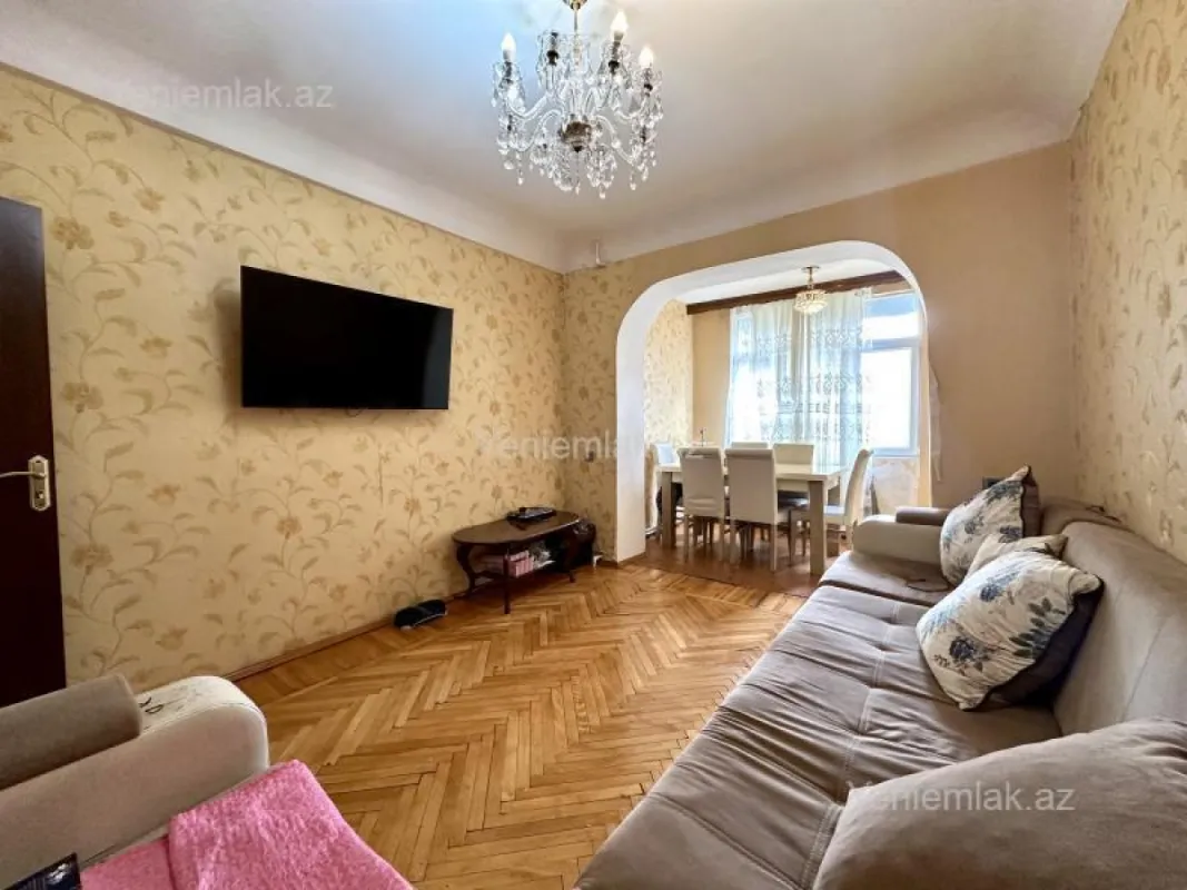 Satılır 2 otaqlı köhnə tikili 50 m²