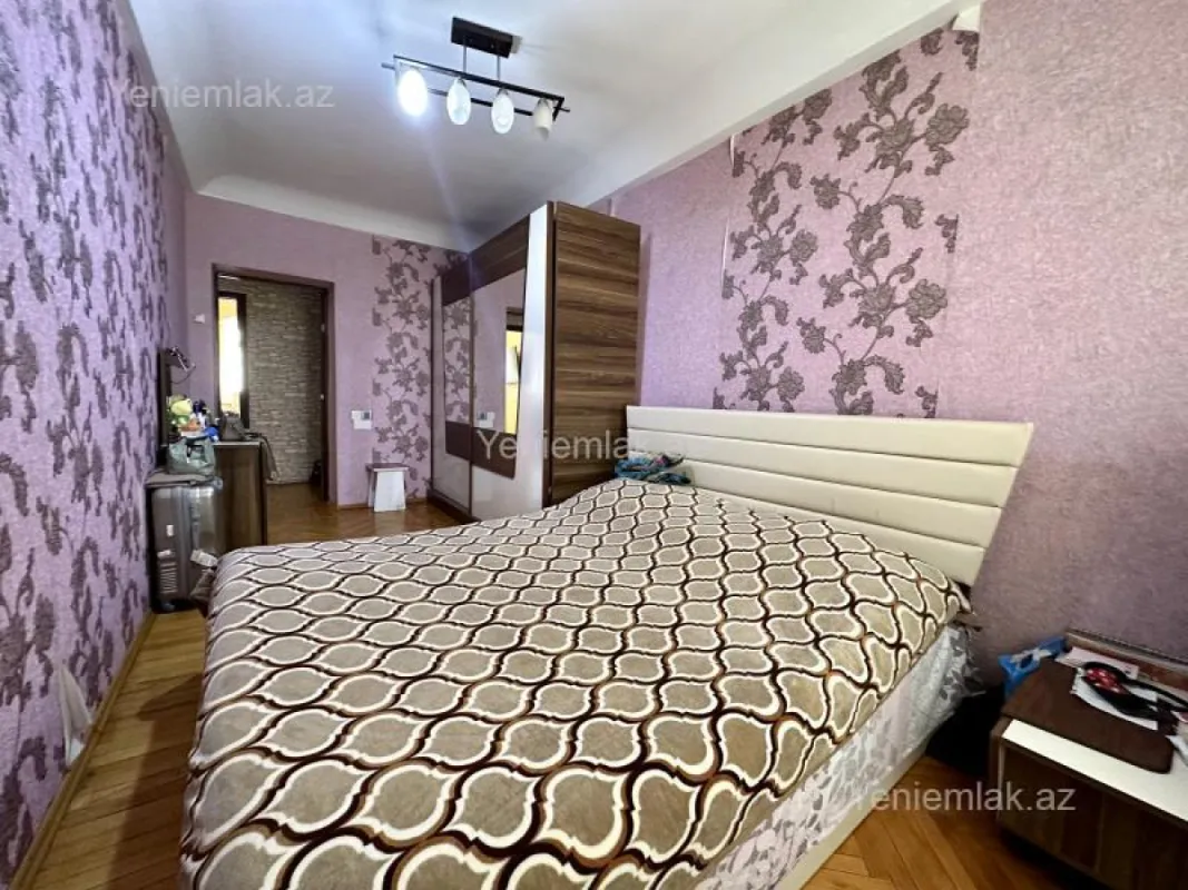 Satılır 2 otaqlı köhnə tikili 50 m²
