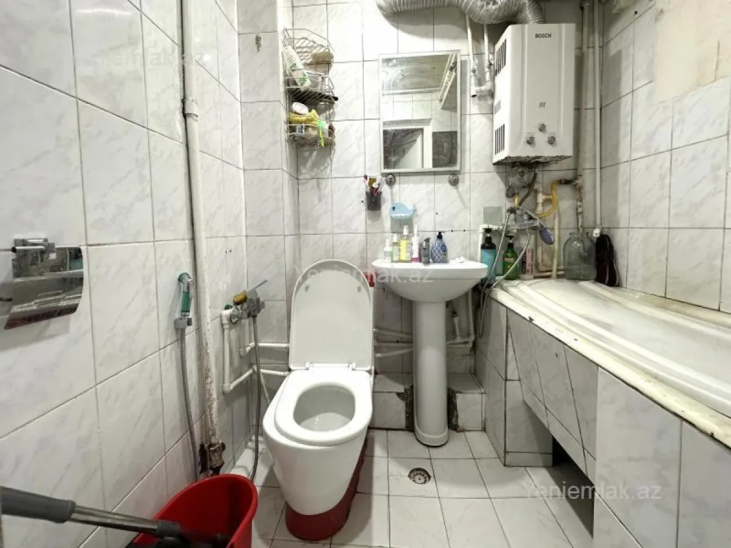 Satılır 2 otaqlı köhnə tikili 50 m²