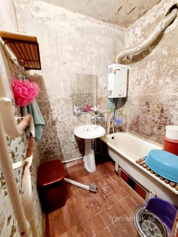 Satılır 3 otaqlı köhnə tikili 72 m²