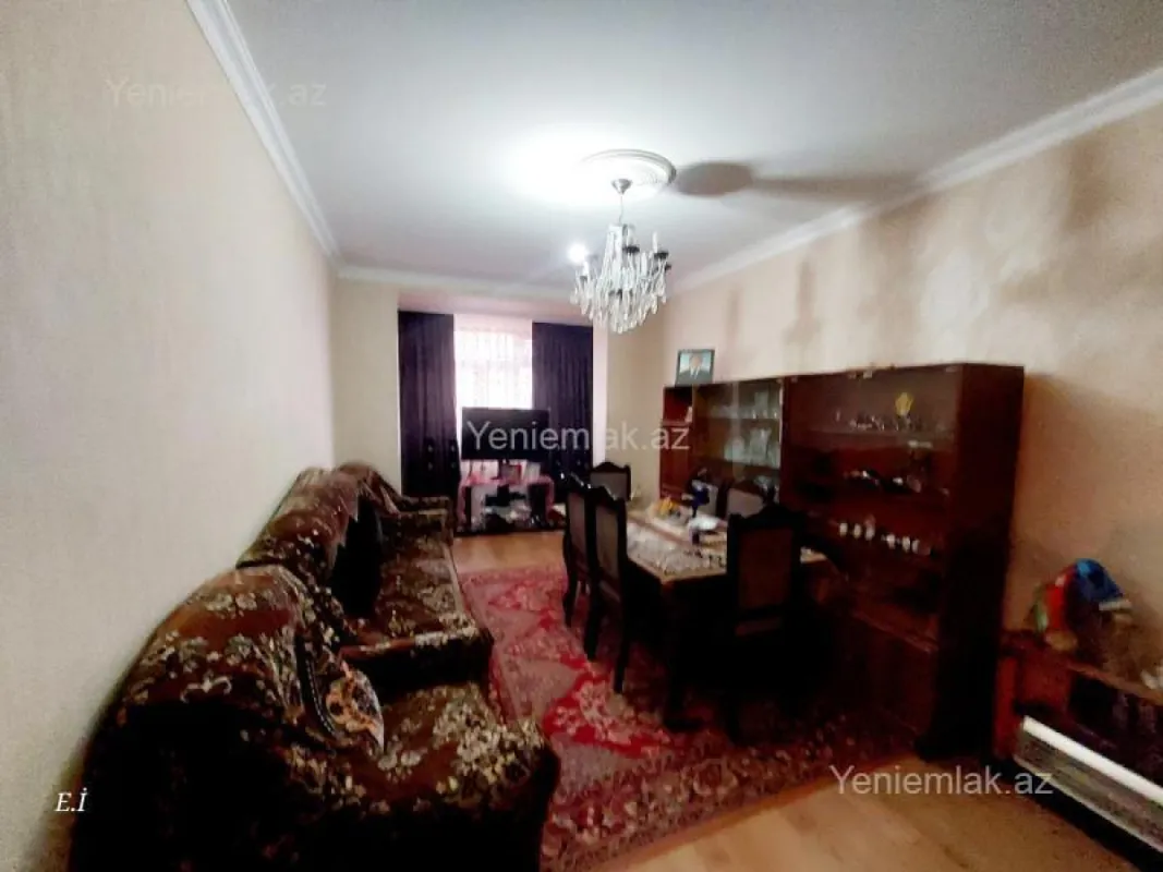 Satılır 3 otaqlı köhnə tikili 72 m²
