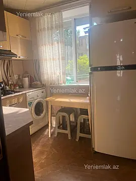 Satılır 3 otaqlı köhnə tikili 80 m²