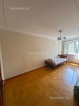 Satılır 3 otaqlı köhnə tikili 64 m²