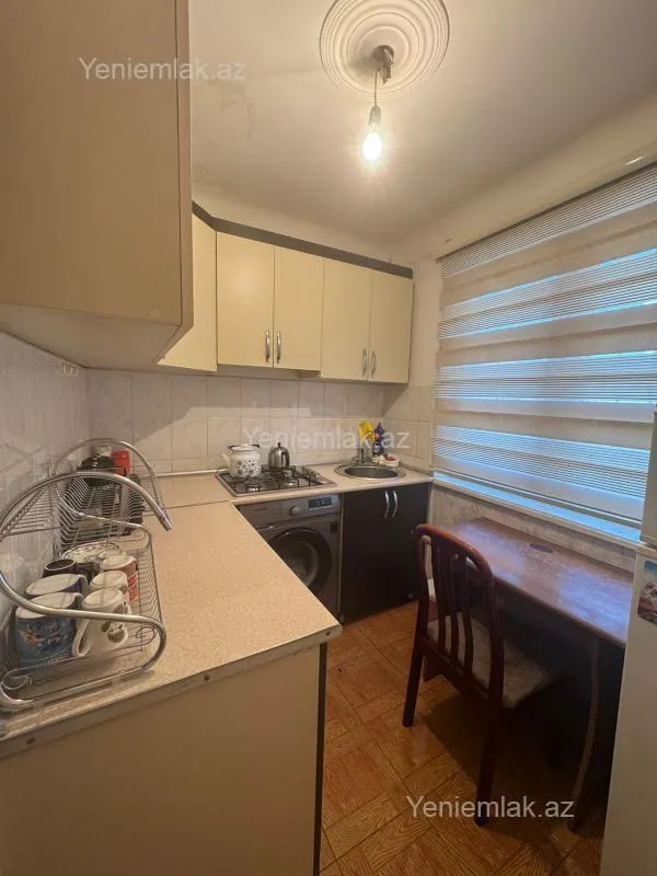 Satılır 3 otaqlı köhnə tikili 64 m²