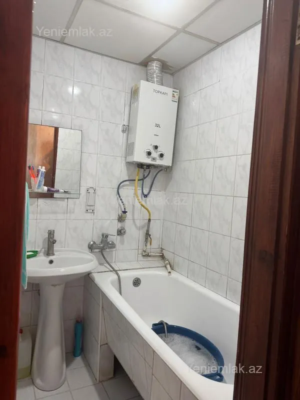 Satılır 3 otaqlı köhnə tikili 64 m²