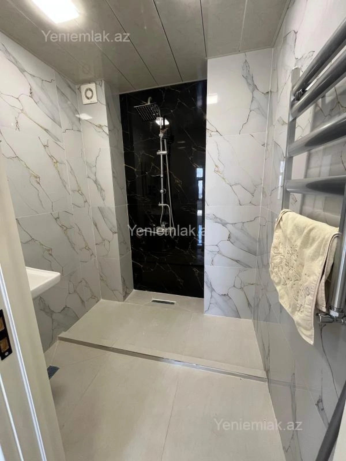 Satılır 3 otaqlı yeni tikili 102.5 m²