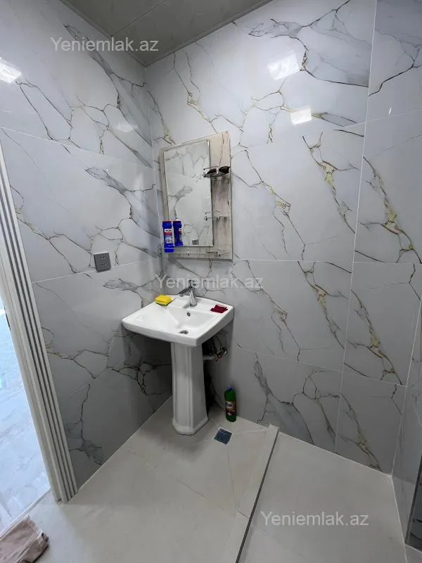 Satılır 3 otaqlı yeni tikili 102.5 m²