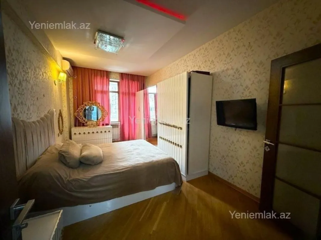 Satılır 3 otaqlı yeni tikili 175 m²
