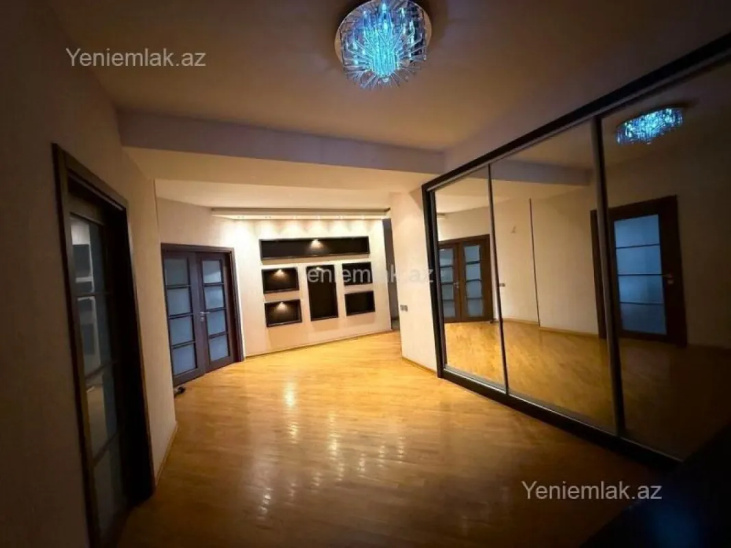 Satılır 3 otaqlı yeni tikili 175 m²