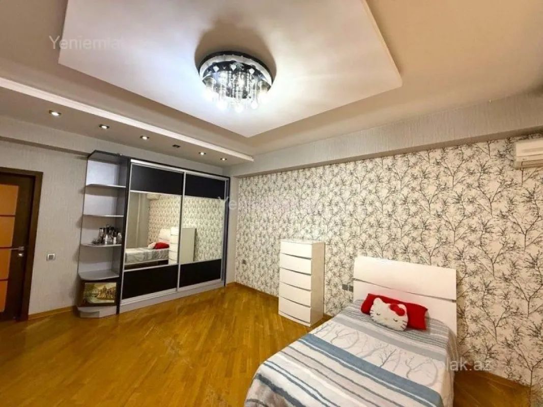 Satılır 3 otaqlı yeni tikili 175 m²