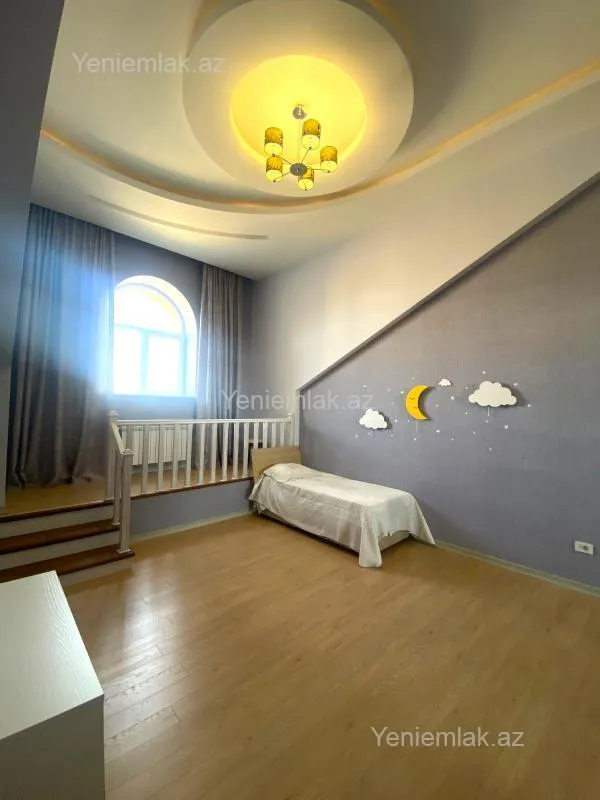 Satılır 6 otaqlı yeni tikili 240 m²