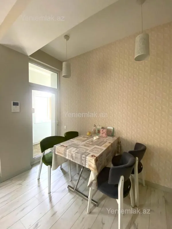 Satılır 6 otaqlı yeni tikili 240 m²