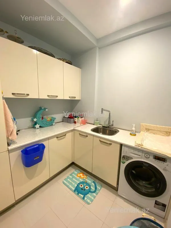 Satılır 6 otaqlı yeni tikili 240 m²