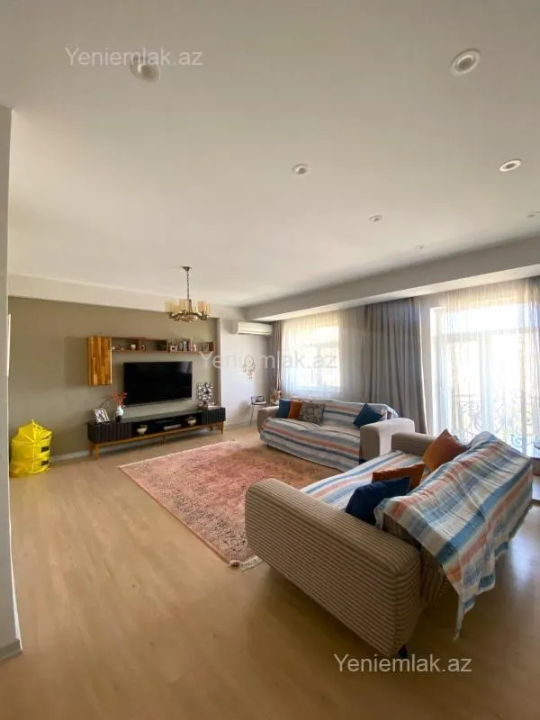 Satılır 6 otaqlı yeni tikili 240 m²