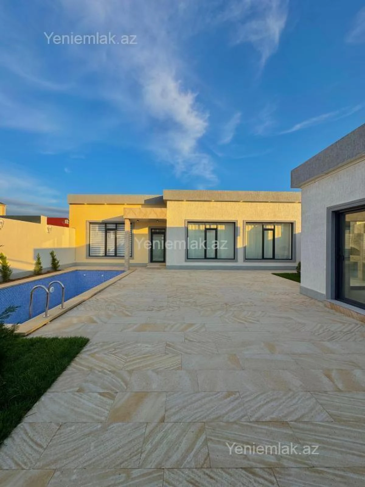 Satılır 4 otaqlı həyət evi 180 m²