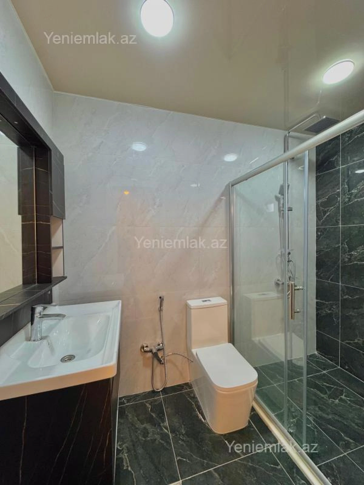 Satılır 4 otaqlı həyət evi 180 m²