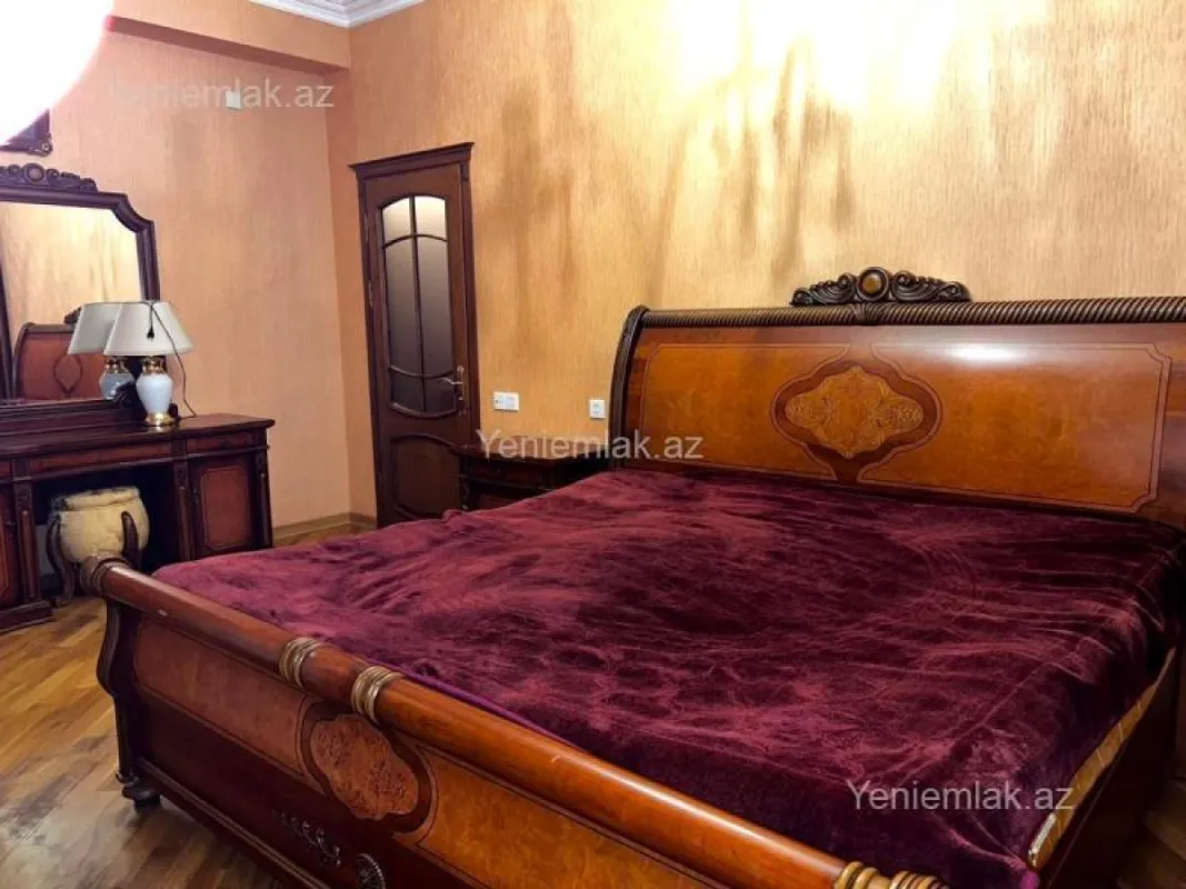 Satılır 3 otaqlı yeni tikili 125 m²