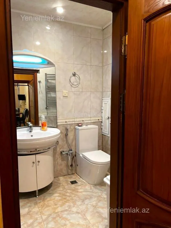 Satılır 3 otaqlı yeni tikili 125 m²