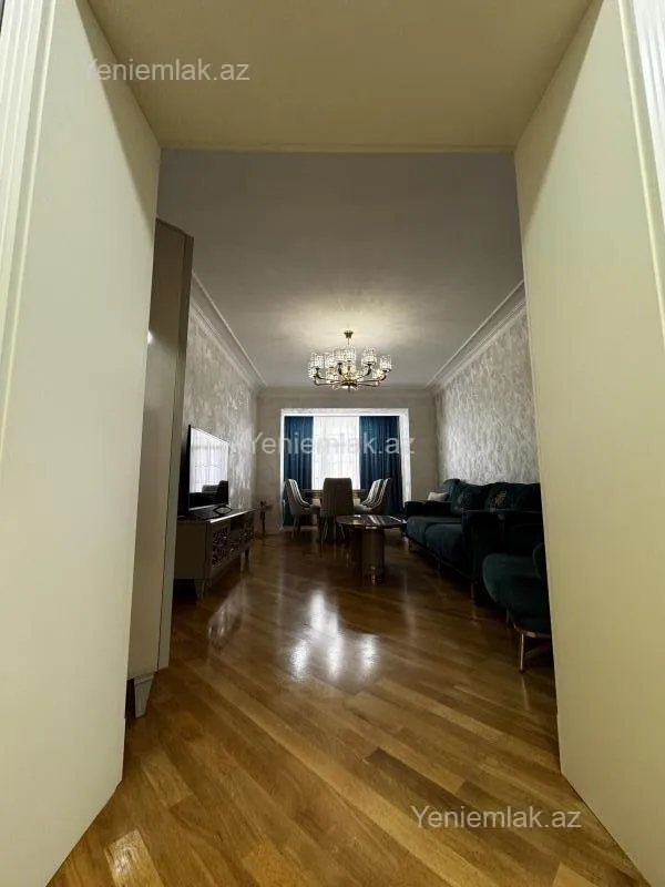 Satılır 3 otaqlı köhnə tikili 90 m²